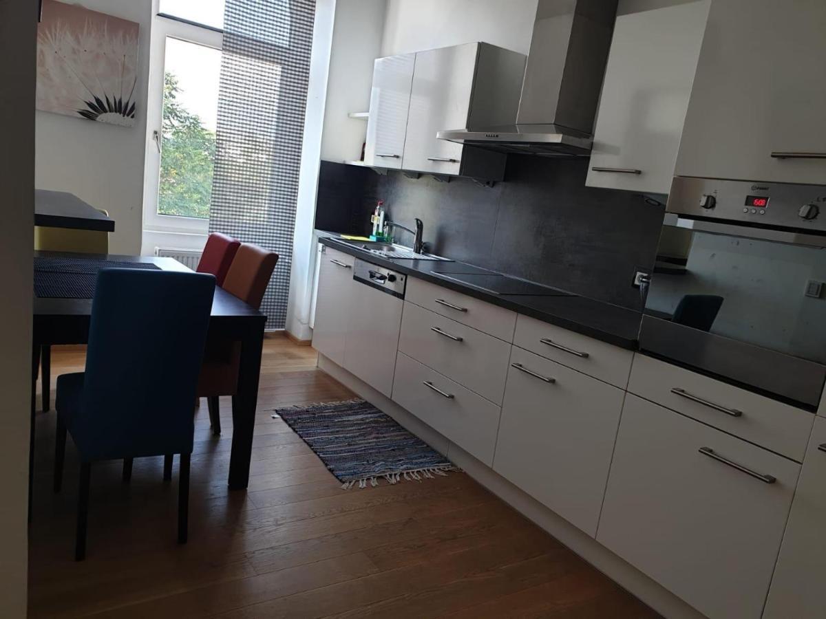 Deluxe Apartment 5P Mm เวียนนา ภายนอก รูปภาพ
